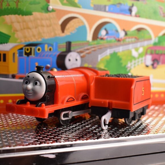 James Trackmaster Motorized Train Engine Thomas & Friends Mattel Gullane 2013 - Picture 2 of 12